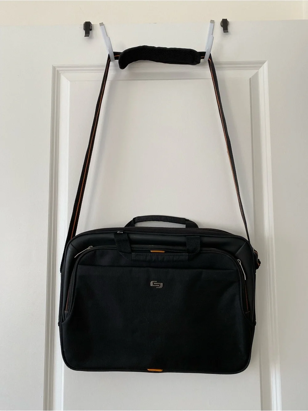 Solo New York Laptop Bag with shoulder strap EUC